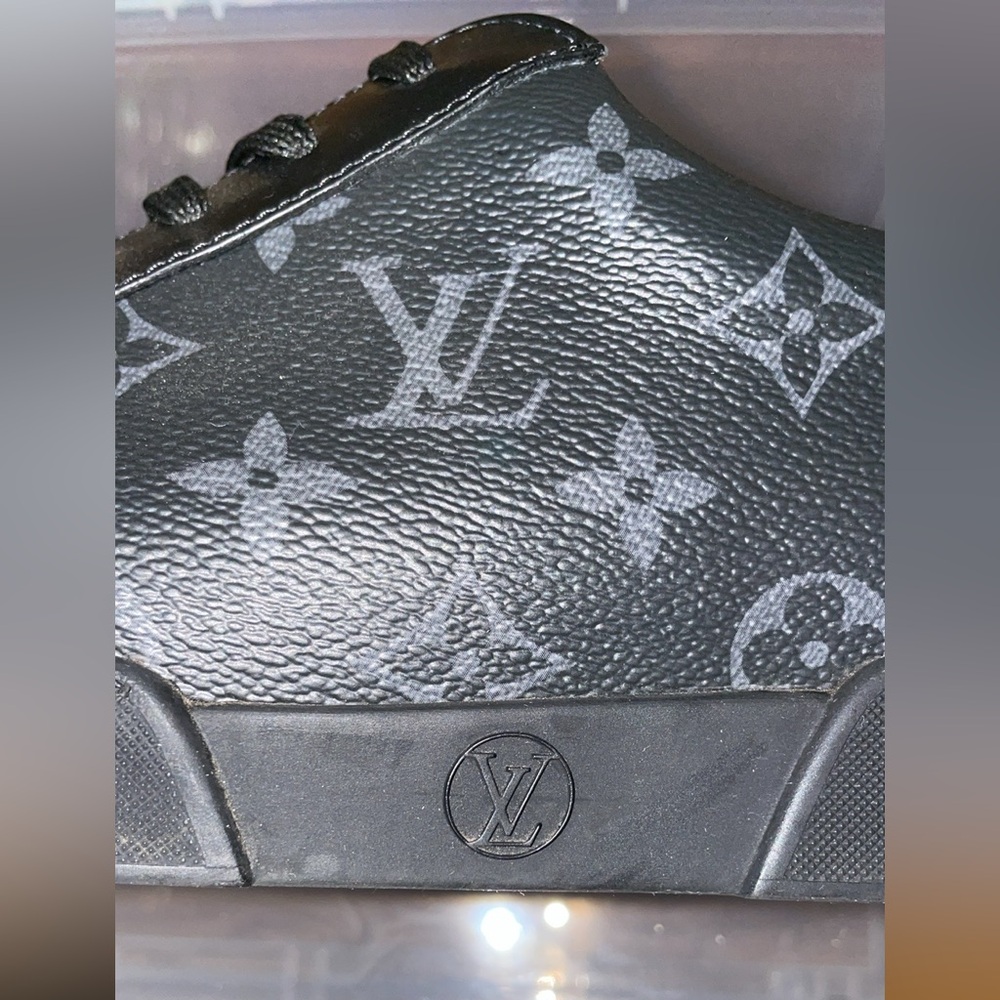 Louis Vuitton, Men’s, Black/Gray, US Size 10